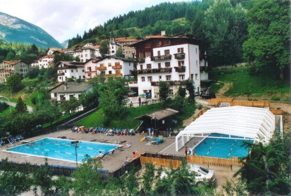 Sporting Hotel Club Pelos Exterior foto